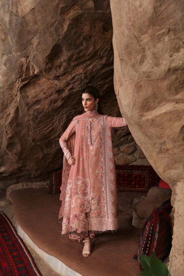 Alternative view of Qalamkar Qlinekari Linen   | LM-03
