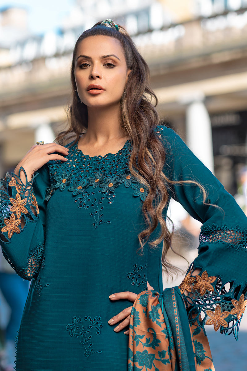 Carnation Winter Shawl Edit ’24 by Rang Rasiya | RR24V08CSD07 - Image 4