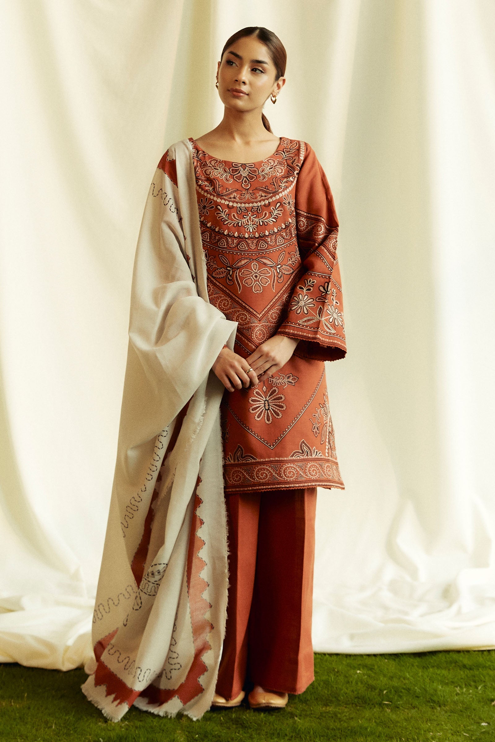 Coco Winter Unstitched by Zara Shahjahan | 4B (GZ-368)