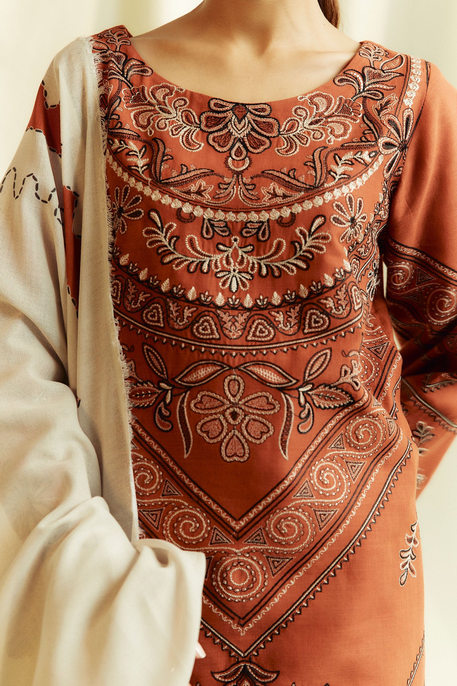 Coco Winter Unstitched by Zara Shahjahan | 4B (GZ-368) - Image 4