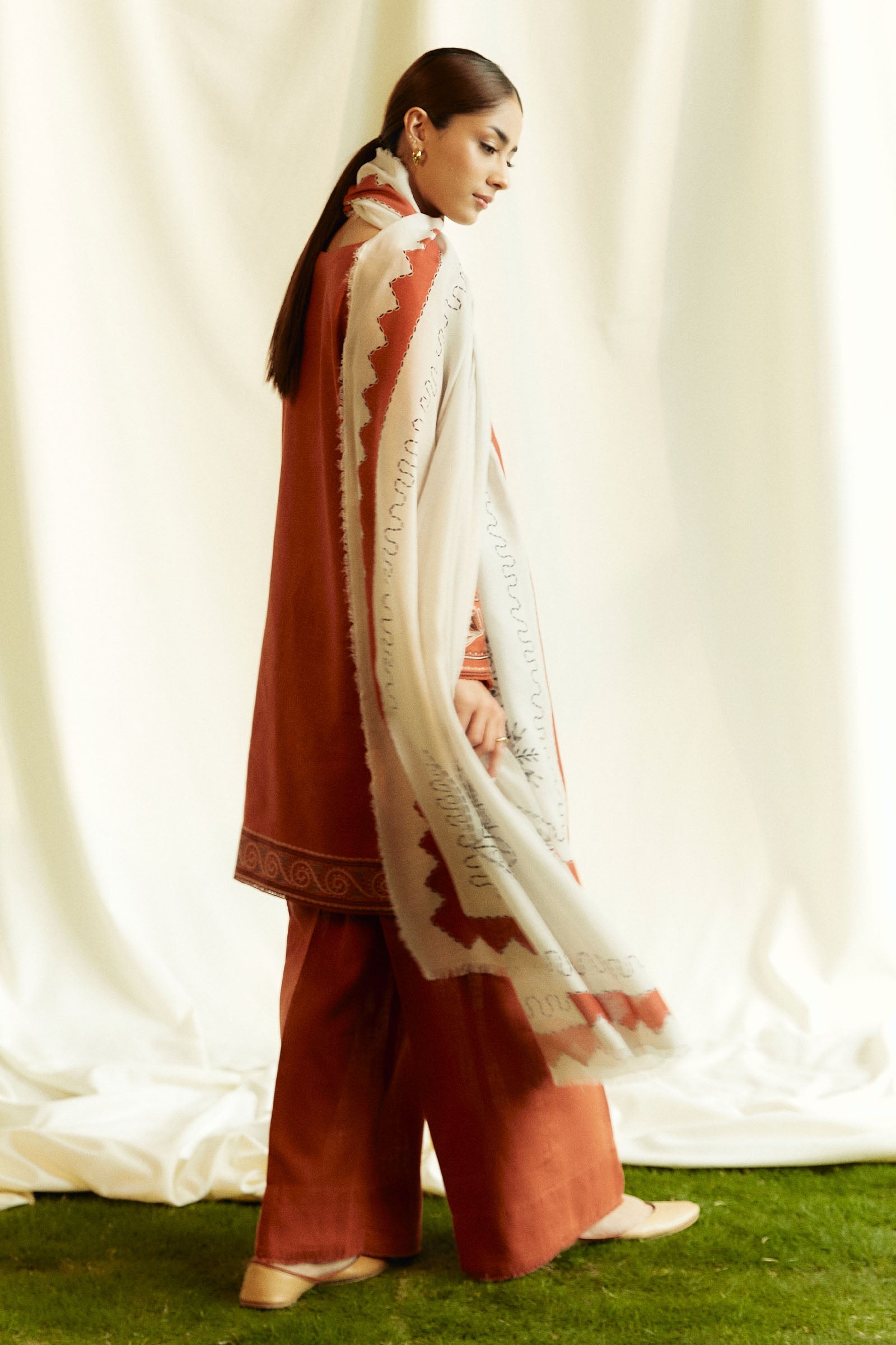 Coco Winter Unstitched by Zara Shahjahan | 4B (GZ-368) - Image 2