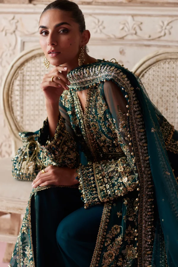Alternative view of Zaha Gossamer'25 || AYLIN-E-JADE (ZC25-05)