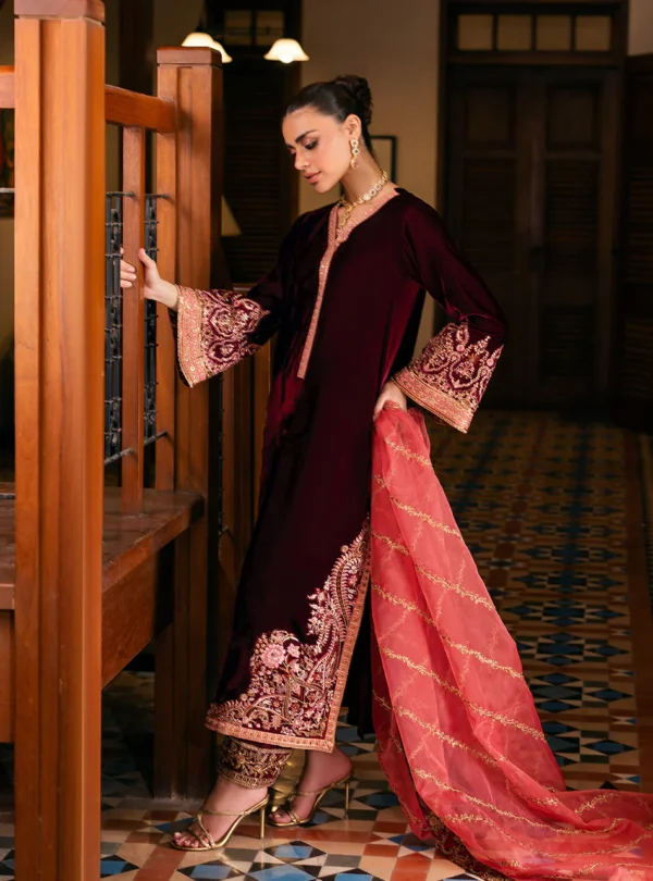 Alternative view of Zainab Chottani Velvet Unstitched Winter || Aima