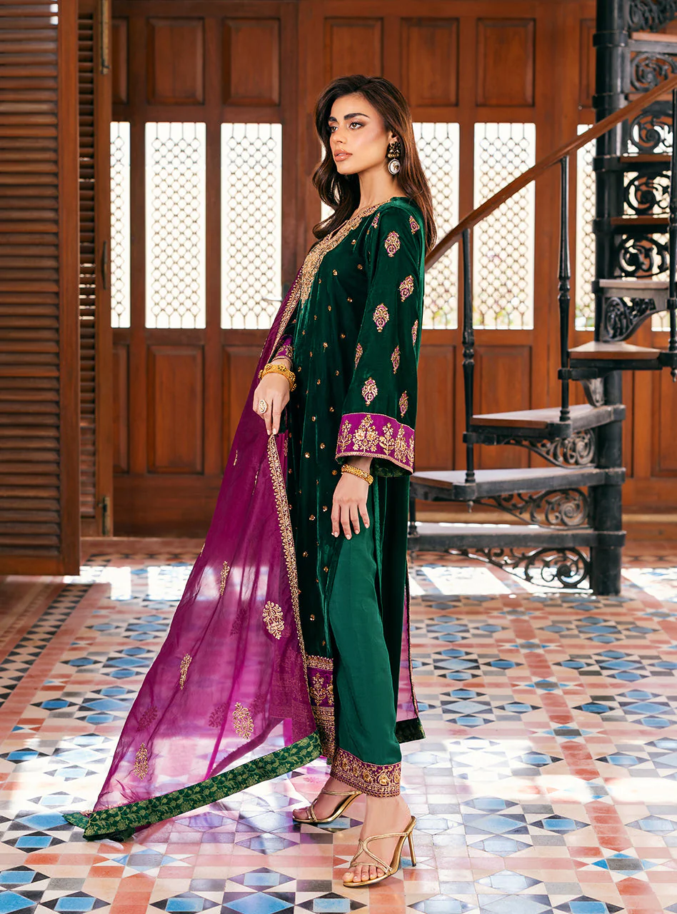 Zainab Chottani Velvet Unstitched Winter || Esha - Image 3