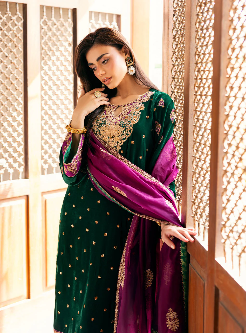 Zainab Chottani Velvet Unstitched Winter || Esha - Image 4