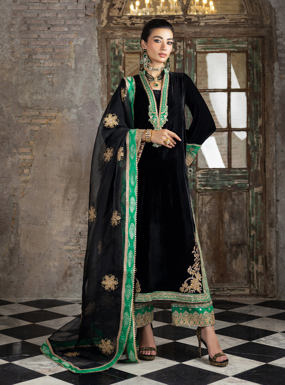 Zainab Chottani Velvet | Vanya