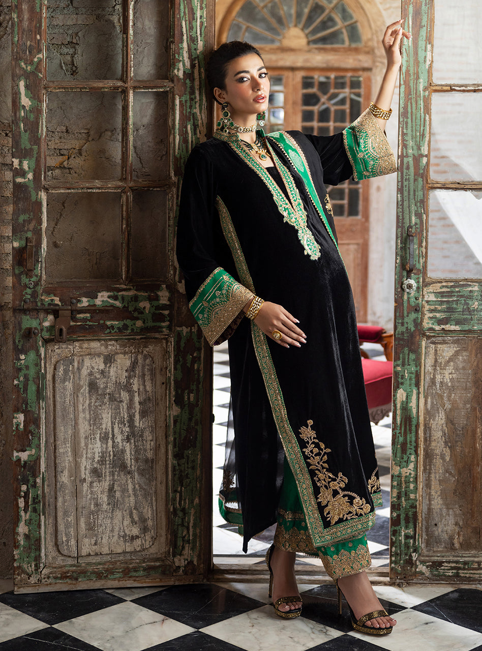 Zainab Chottani Velvet | Vanya - Image 5