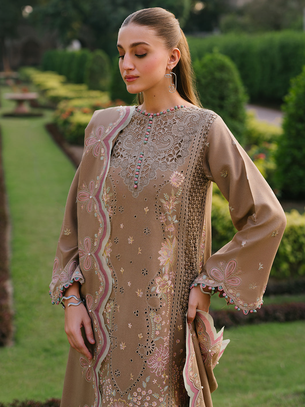 Gulabi Baagh by Bin Ilyas | 154 A - Image 4
