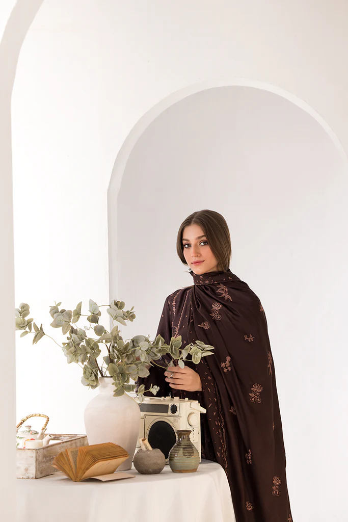 Sobia Nazir Winter Shawl | 2B - Image 4