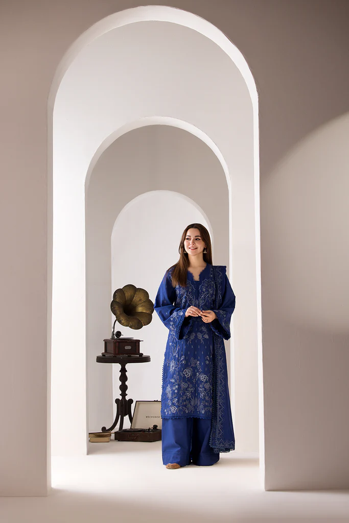 Sobia Nazir Winter Shawl | 3A - Image 5