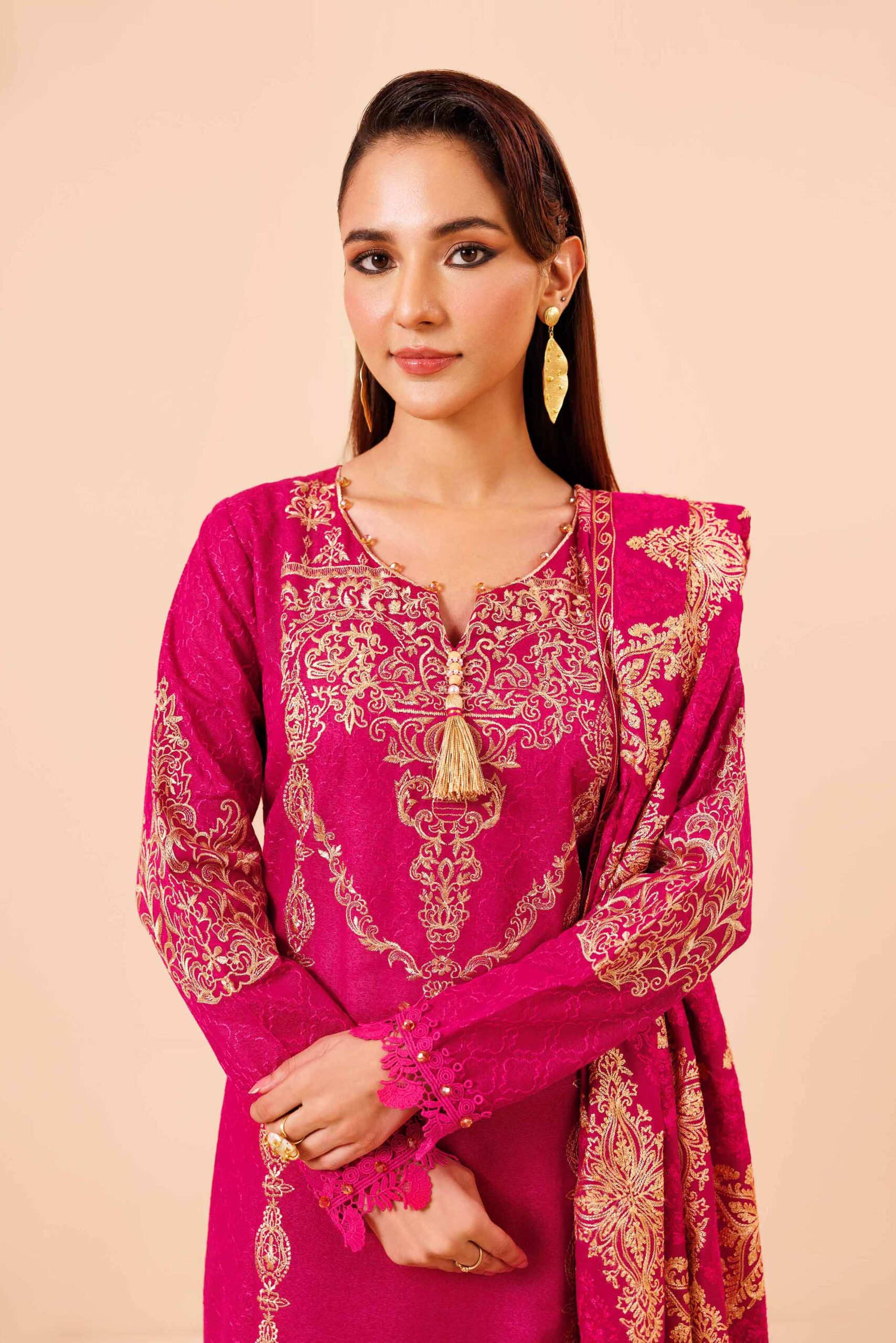 Nishat Linen Winter Collection | 42404390 - Image 4