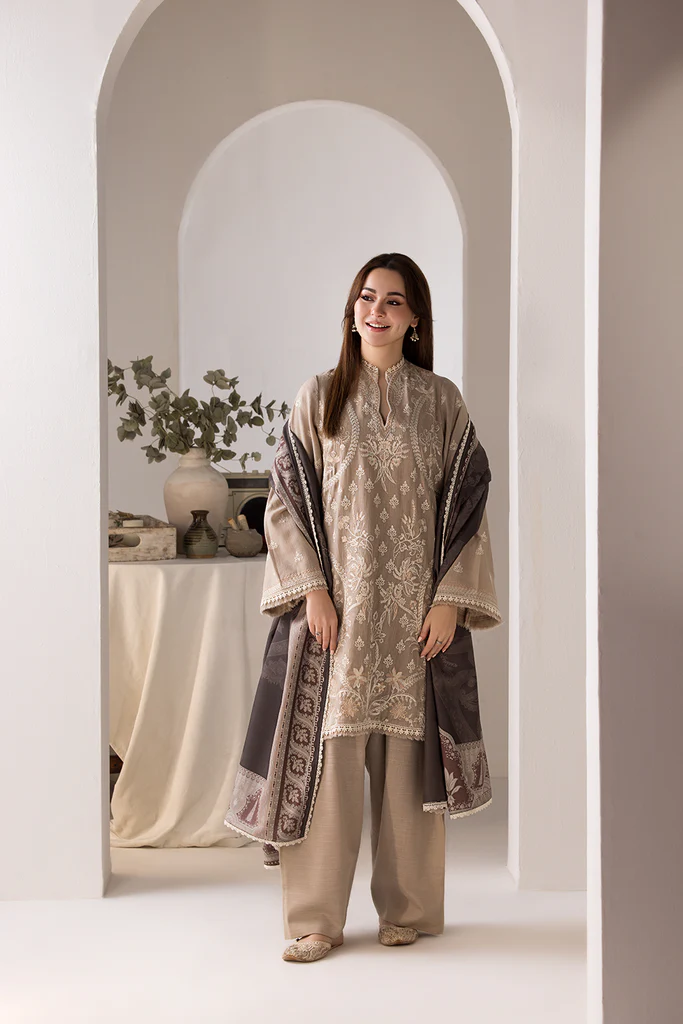 Sobia Nazir Winter Shawl | 4A - Image 3