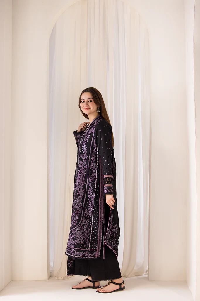 Sobia Nazir Winter Shawl | 6B - Image 3