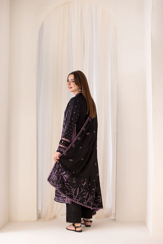 Sobia Nazir Winter Shawl | 6B - Image 2