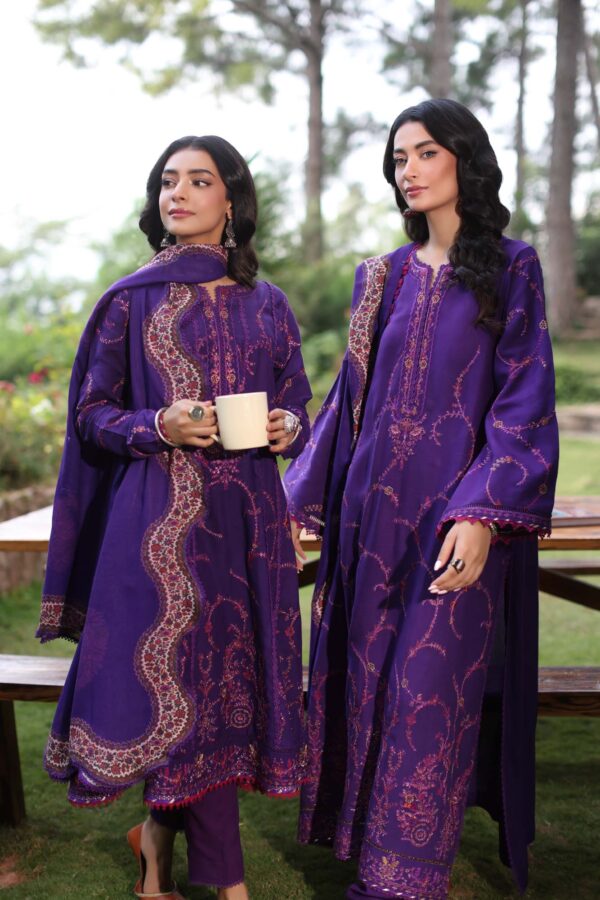 Winter Shawl   Suzaankari by Saadia Aasad | D6