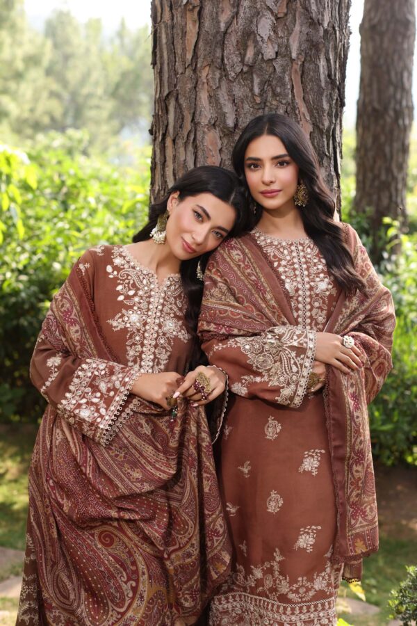 Winter Shawl   Suzaankari by Saadia Aasad | D9