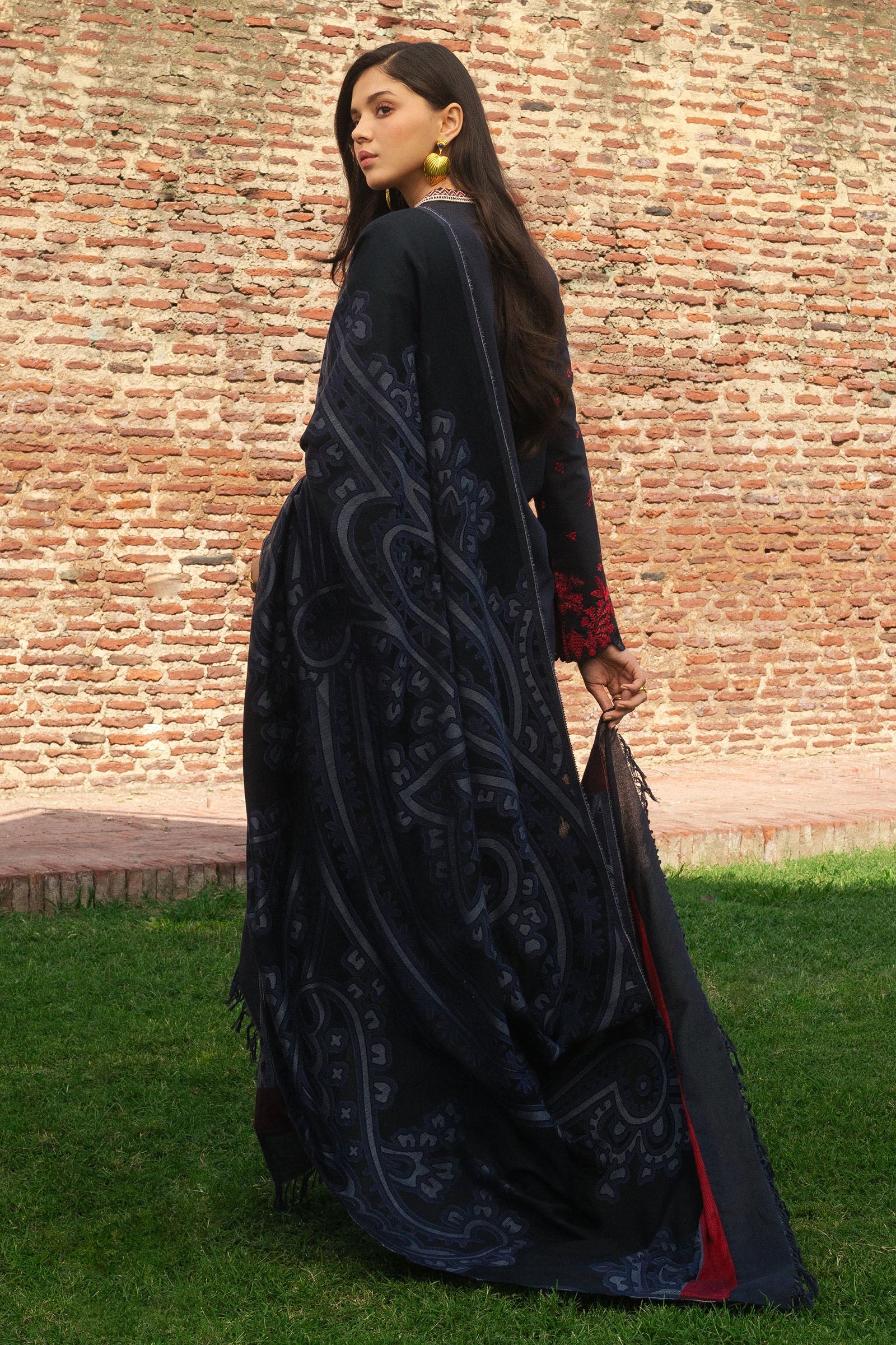 Zara Shahjahan Winter Collection | DARYA-D2 - Image 4