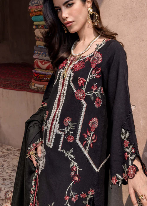 Alternative view of Saira Shakira Winter Unstitched'25 || CYRA 6-A