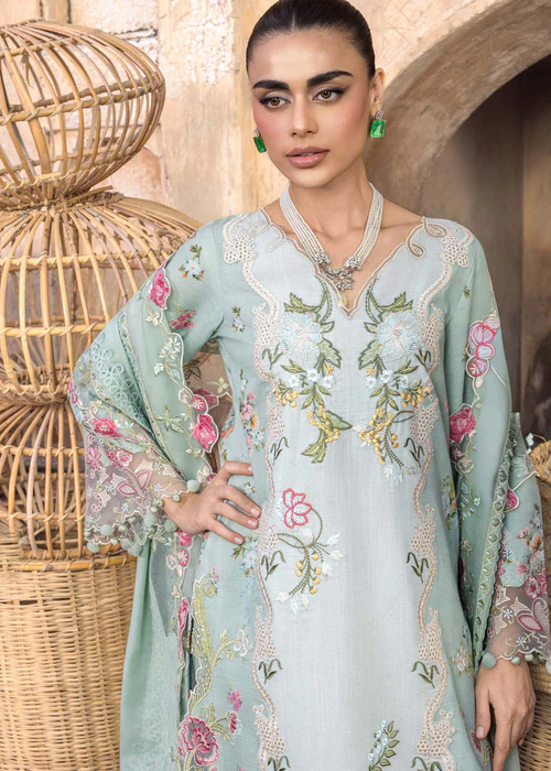 Saira Shakira Winter Unstitched'25 || ESME 3-B - Image 4