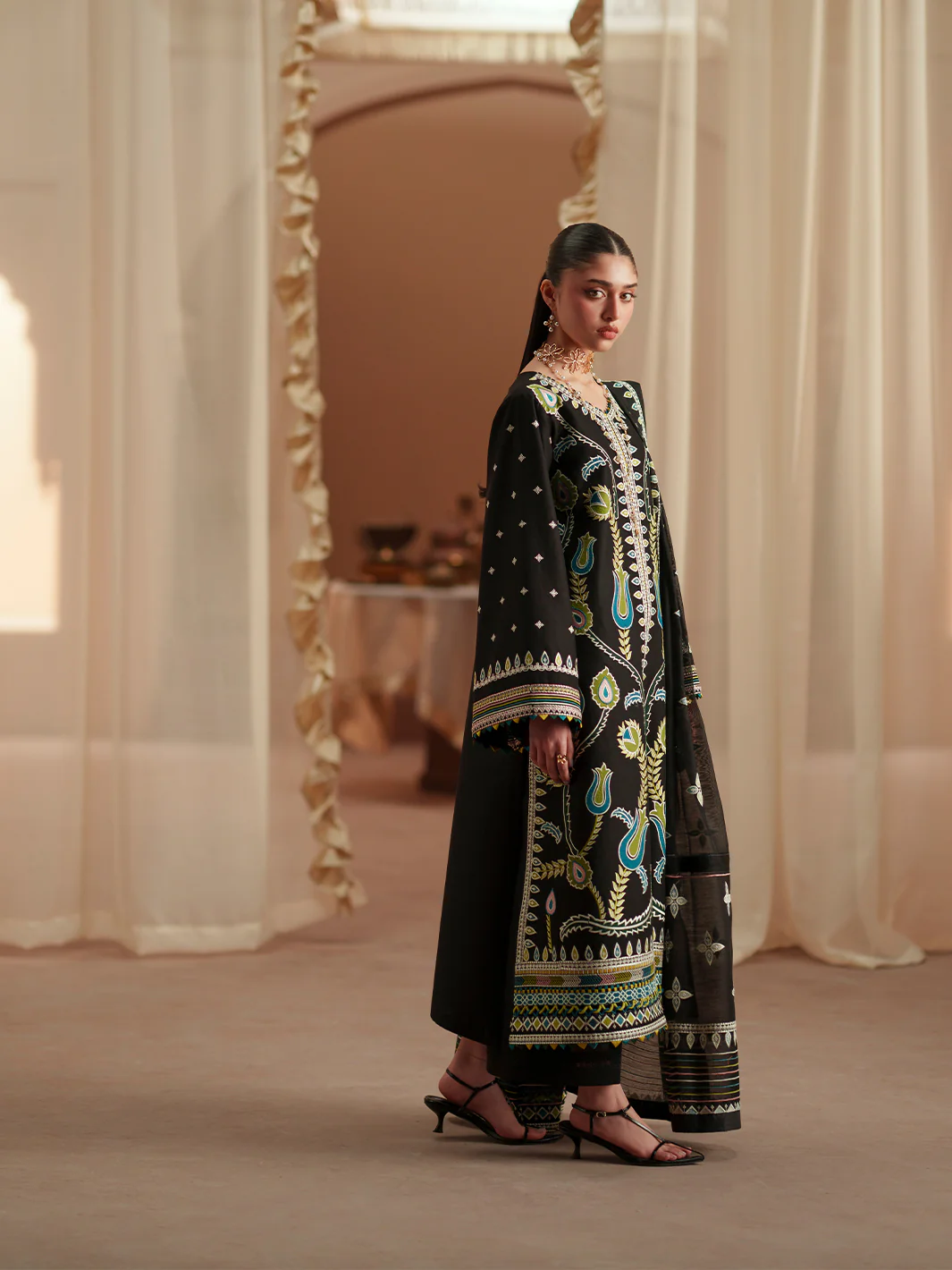Mashriq Luxury Lawn 2026 by Bin Ilyas || D-118-B - Image 4
