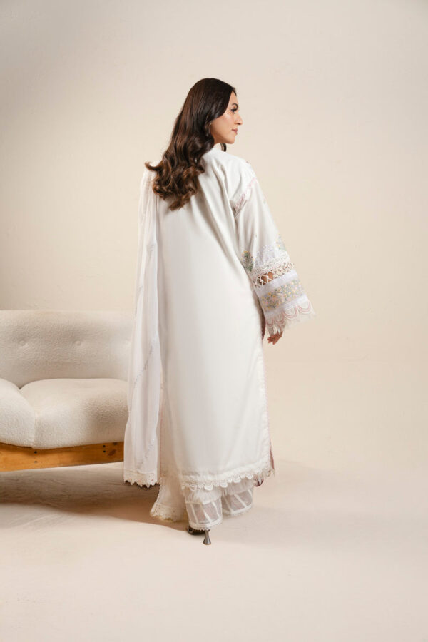 Alternative view of AlKaram Spring Summer 2026 Lawn || CAW-03-26-White