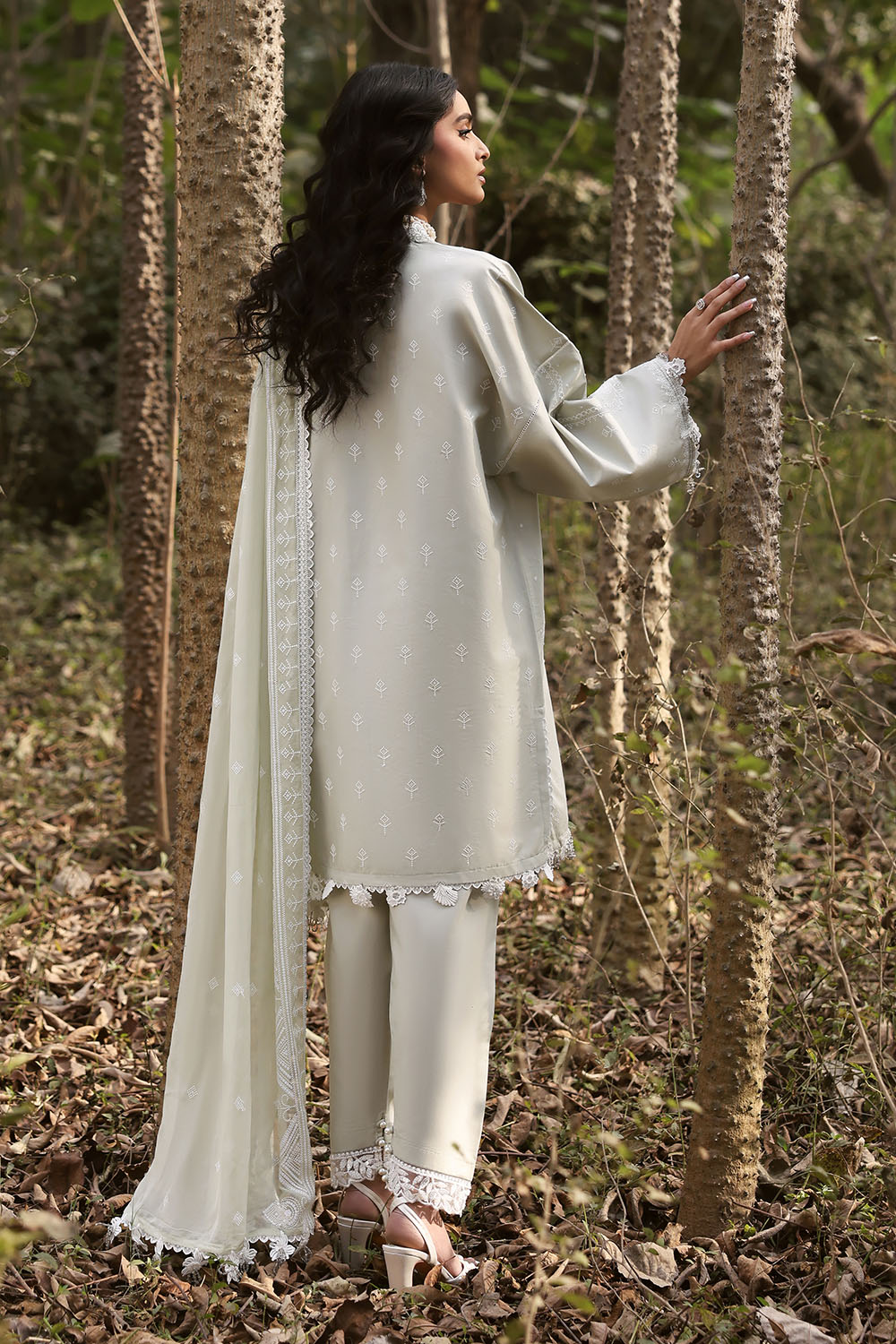 Gul Ahmed Luxury Lawn 2026 || KD-62004 - Image 4