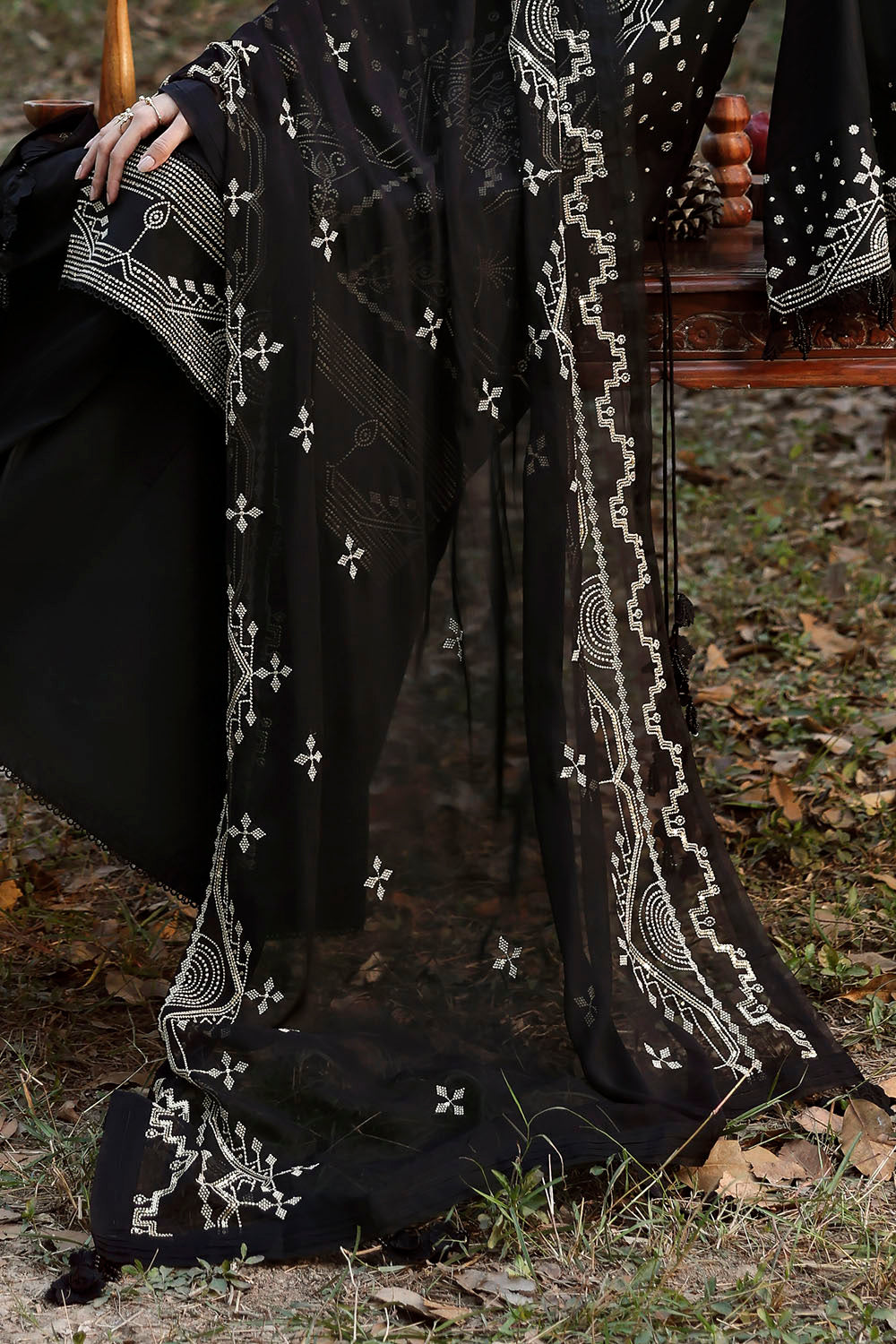 Gul Ahmed Luxury Lawn 2026 || KD-62006 - Image 2