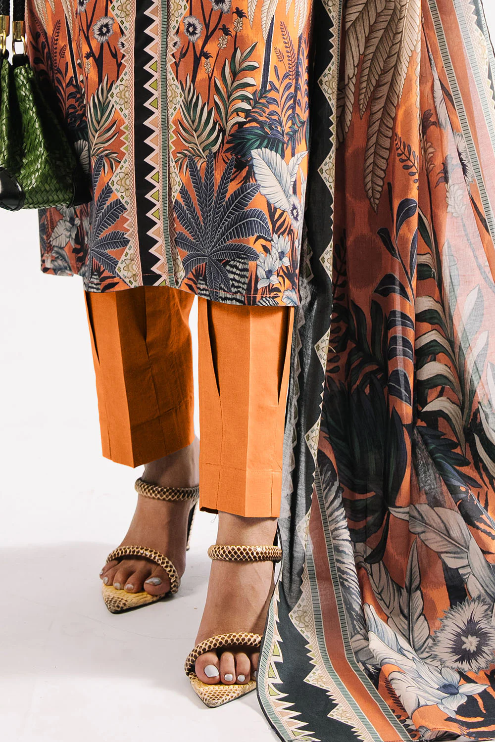 Fabric Mode On 2026 by Gul Ahmed || CL-62156 - Image 3