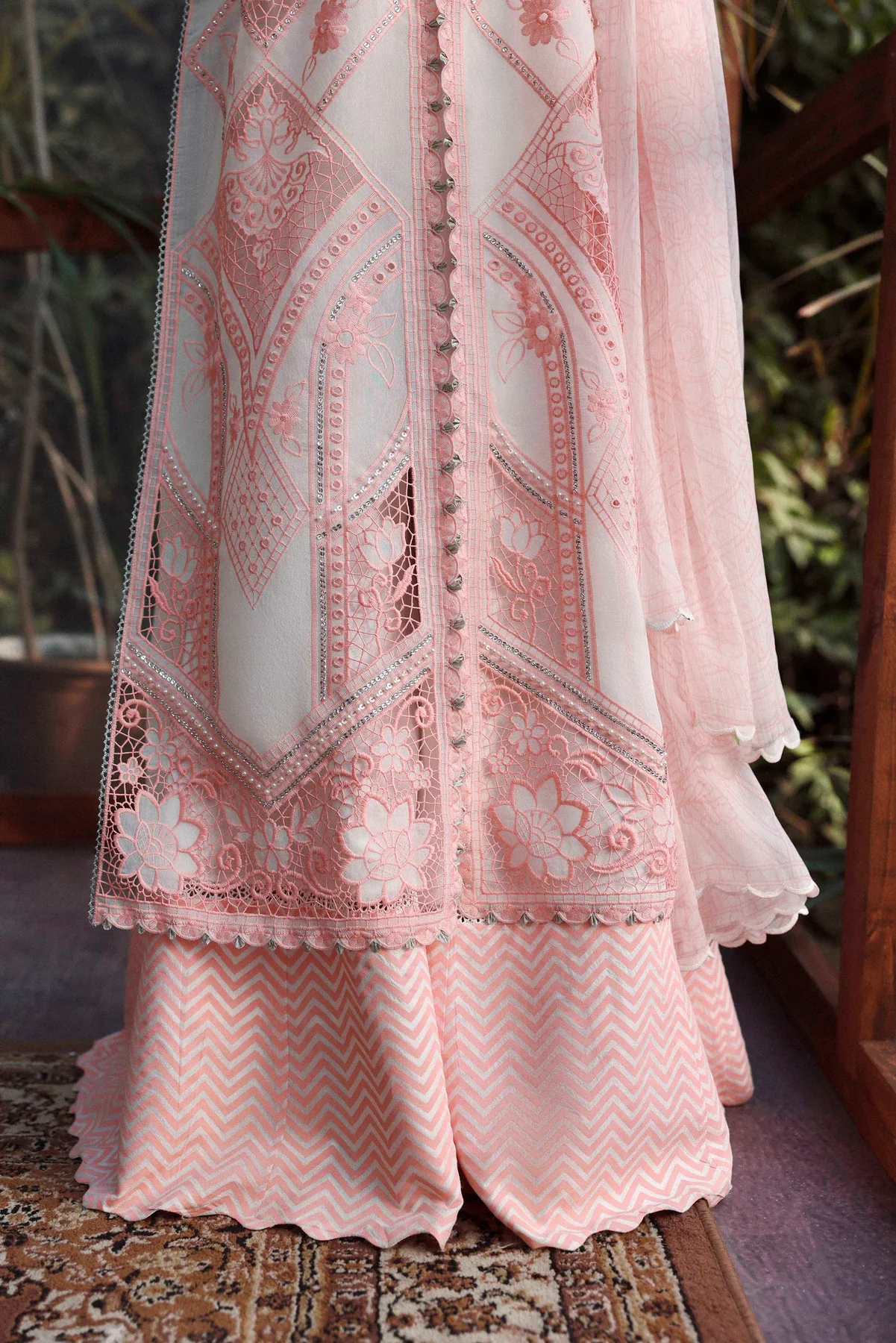 Sable Vogue Luxury Formals Lawn 2026 | SL-02-26-V1 - Image 4