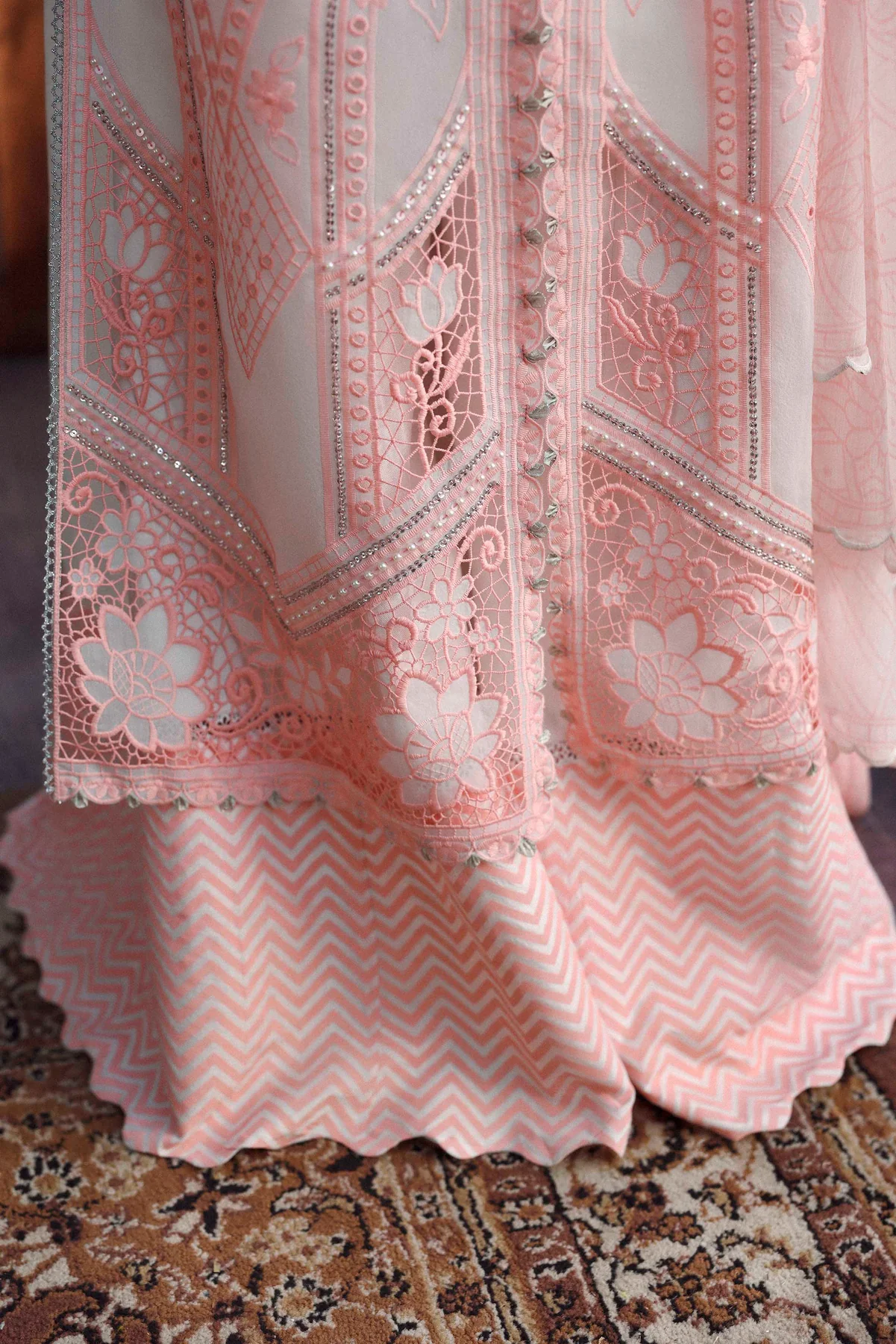 Sable Vogue Luxury Formals Lawn 2026 | SL-02-26-V1 - Image 3