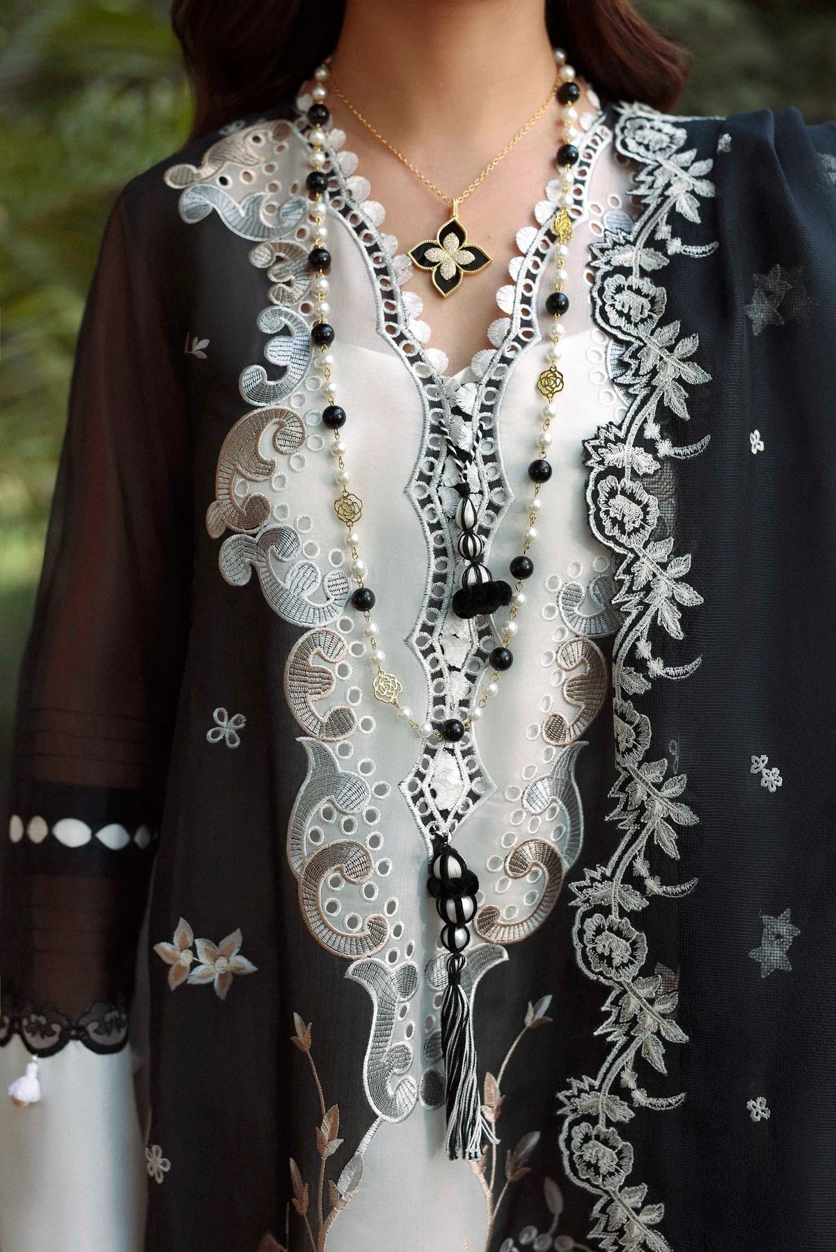 Sable Vogue Luxury Formals Lawn 2026 | SL-05-26-V1 - Image 4