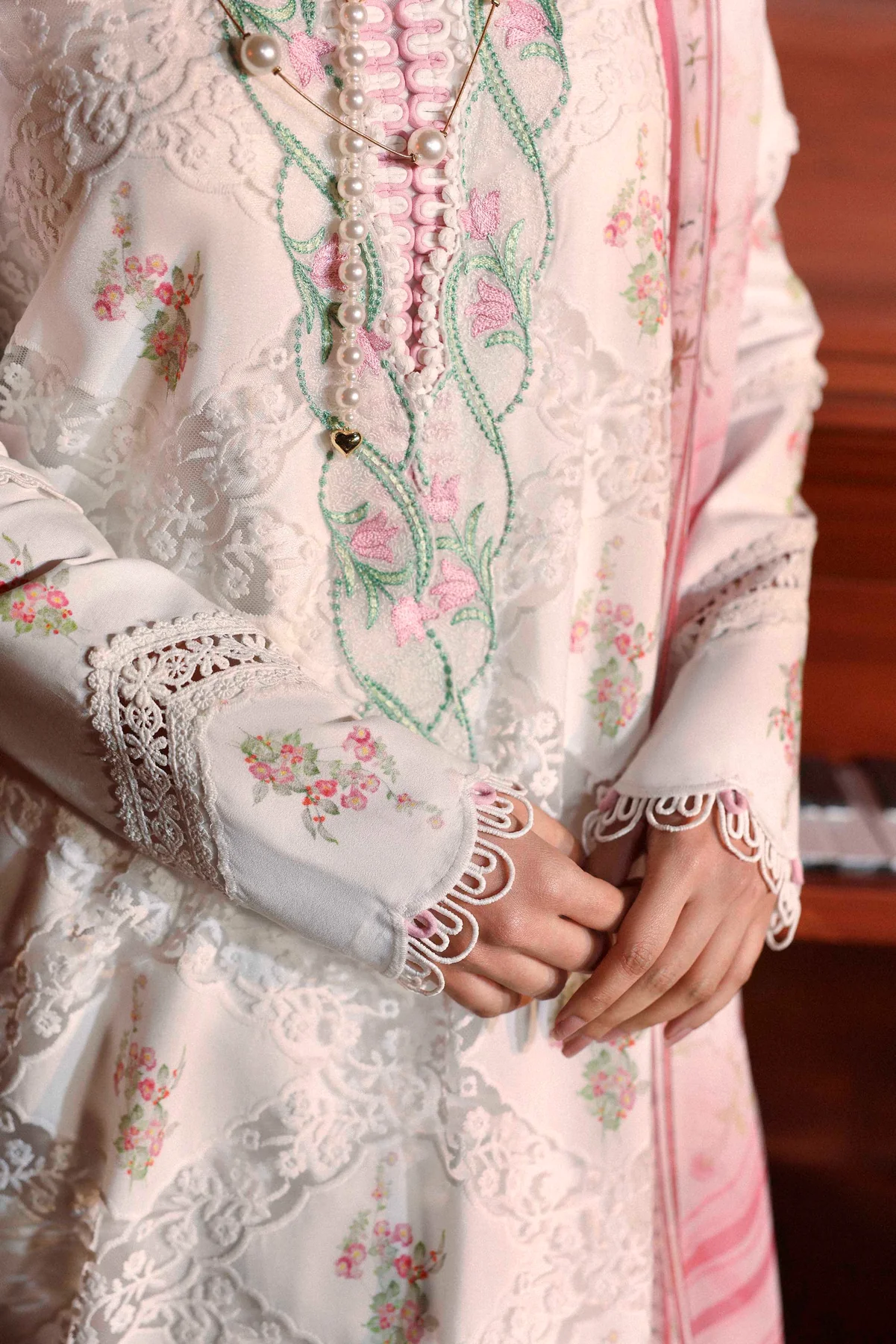 Sable Vogue Luxury Formals Lawn 2026 | SL-07-26-V1 - Image 3