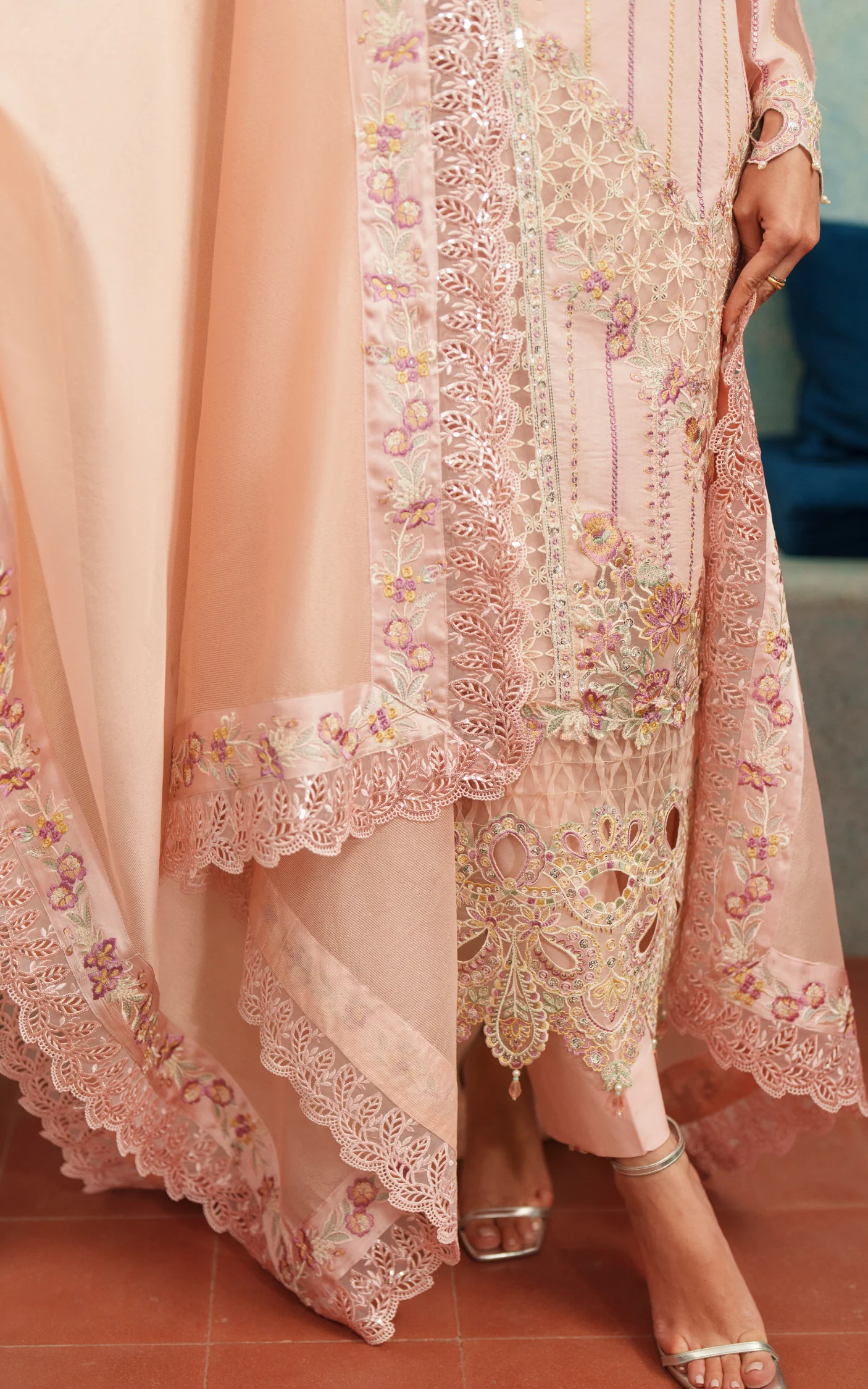 Versa Luxury Lawn'26 by Asifa & Nabeel || VUL26-08 - Image 3