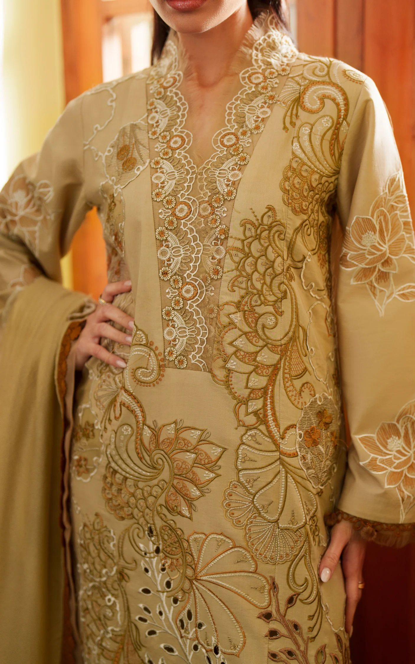 Versa Luxury Lawn'26 by Asifa & Nabeel || VUL26-09 - Image 3