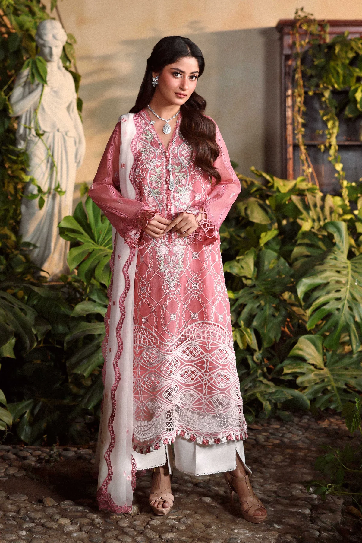 Sable Vogue Luxury Formals Lawn 2026 | SL-08-26-V1
