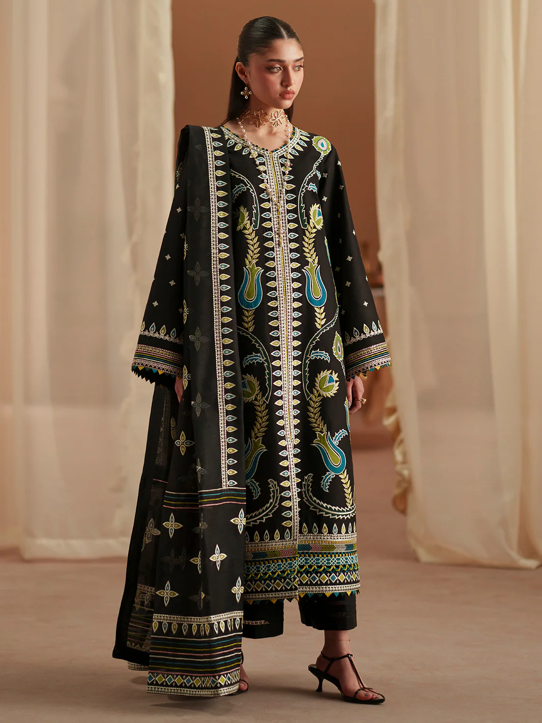Mashriq Luxury Lawn 2026 by Bin Ilyas || D-118-B