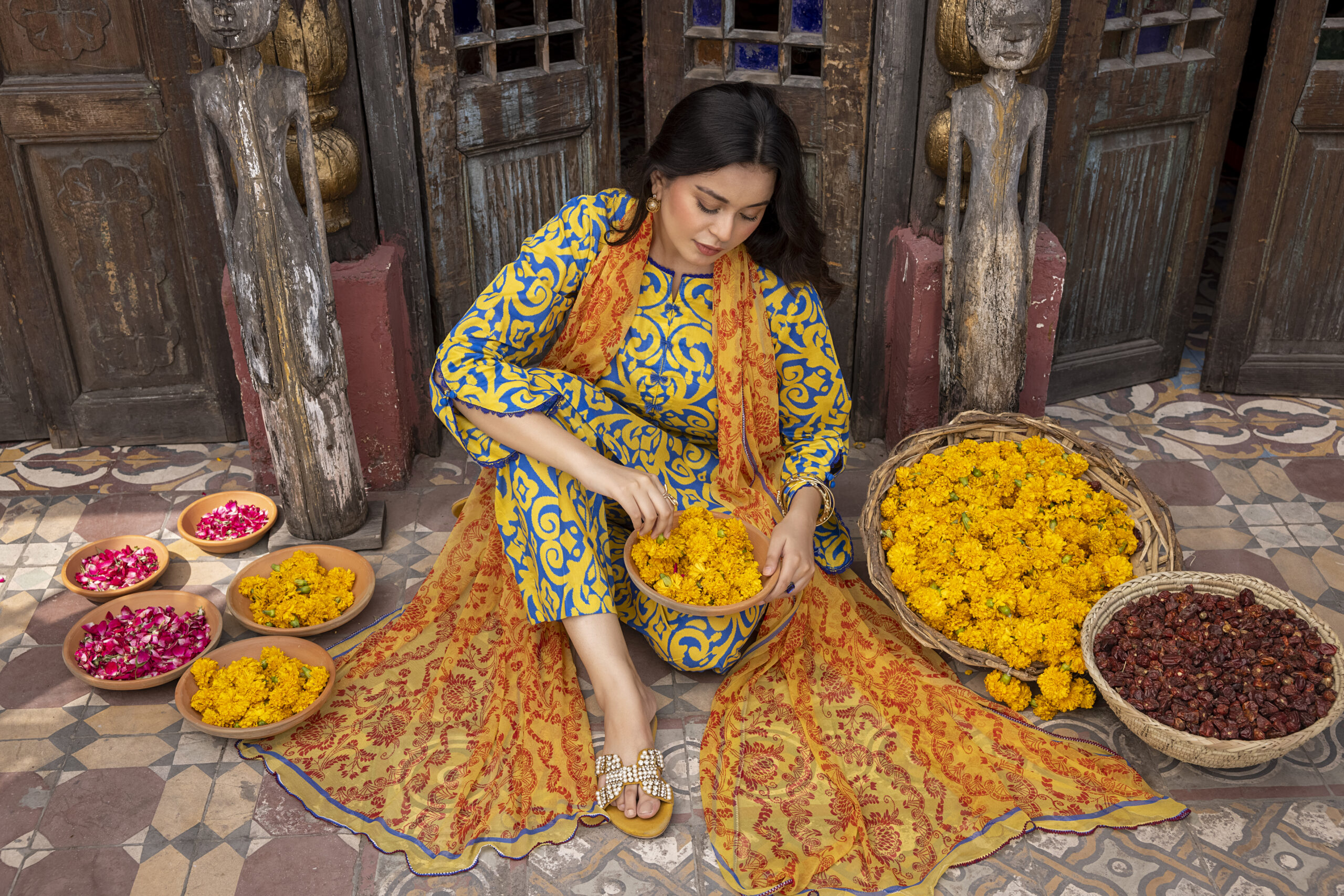 Ghazal from House of Mist | Lawn | Vol 4 | | HM-GZ4-04 GZ - Image 7
