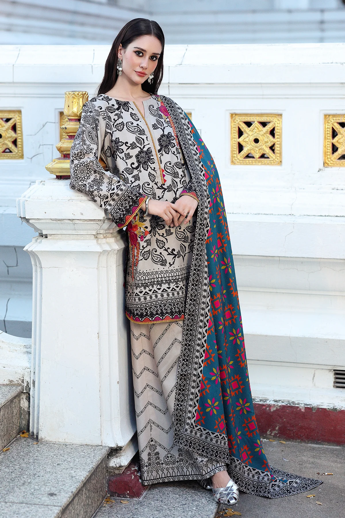 Charizma Embroidered Linen Collection'25 CCW6-19 - Image 4