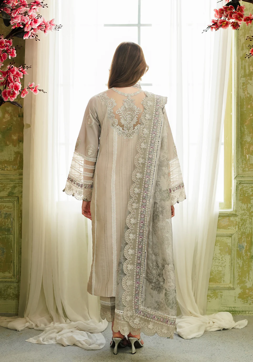 Zarqash Luxury Lawn 2024 | ZQT 002 - Image 2
