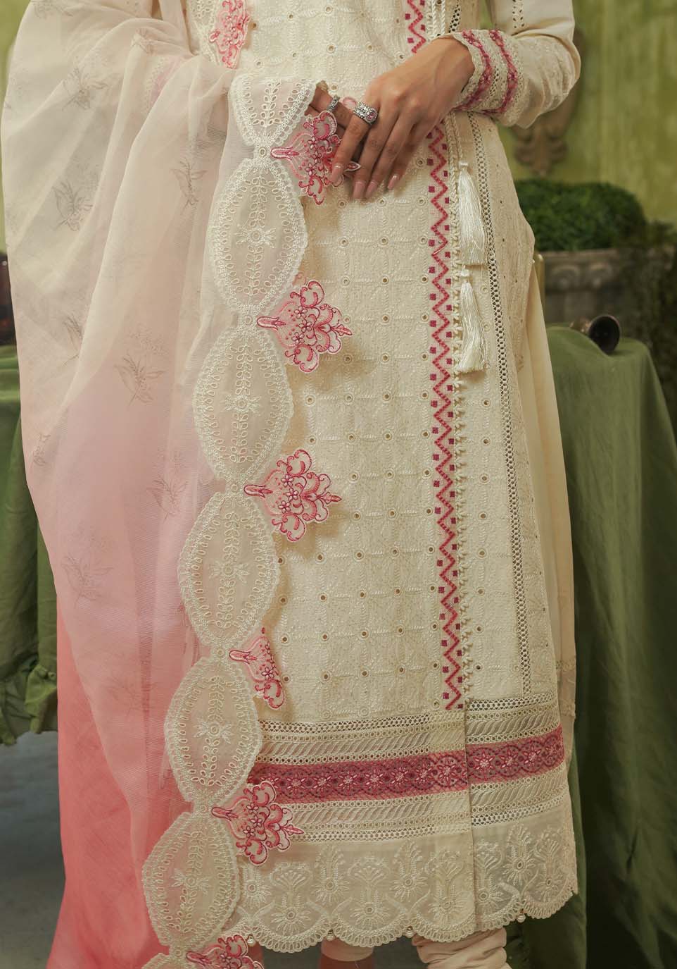 Zarqash Luxury Lawn 2024 | ZQT 006 - Image 3