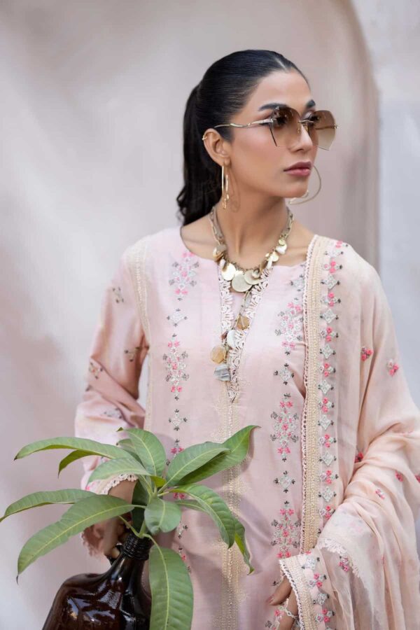 Alternative view of Adan's Libas Lawn by Hadiqa Bashir 2024  | Adan's Lawn 5848
