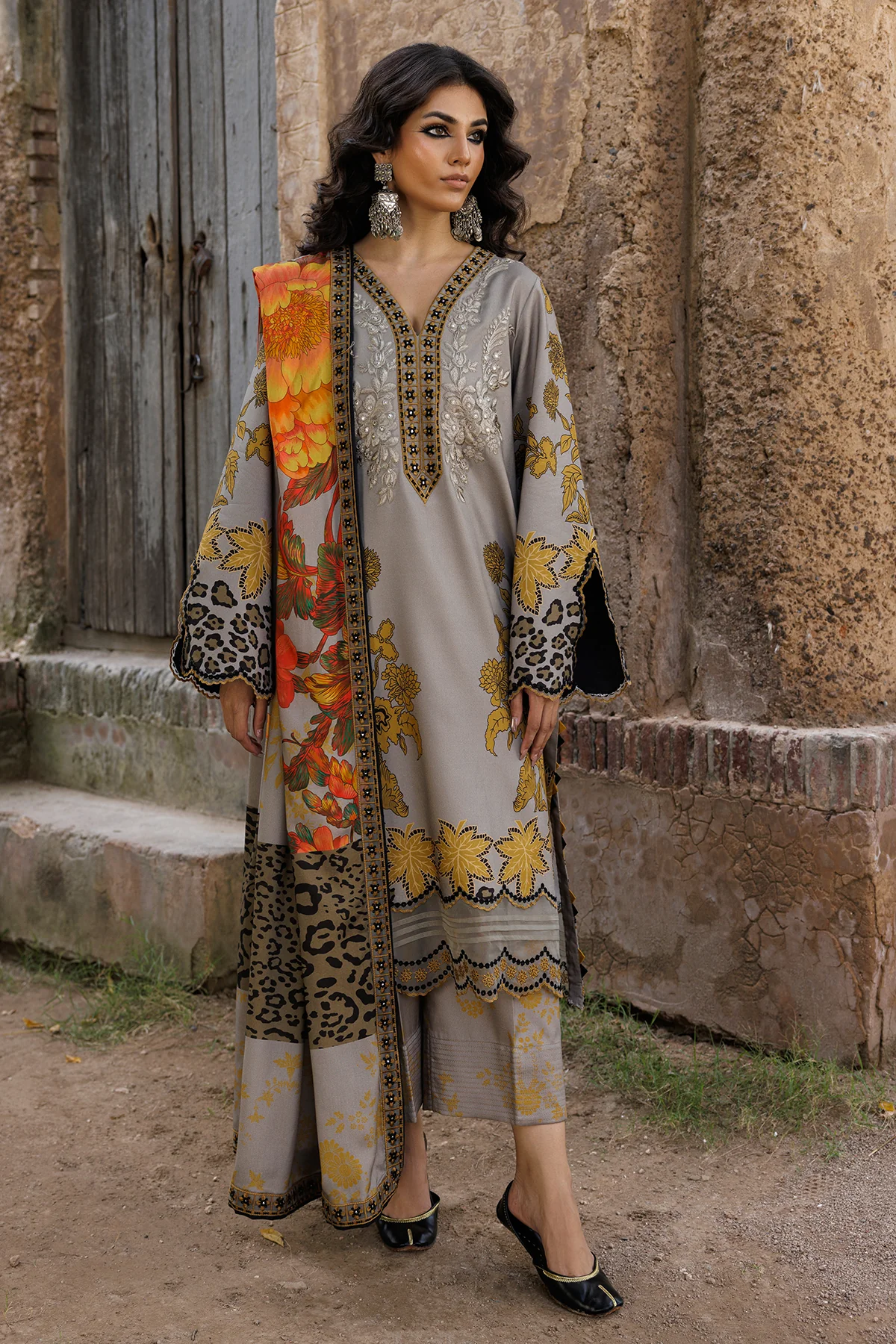 Charizma Embroidered Linen Collection'25 CCW6-14