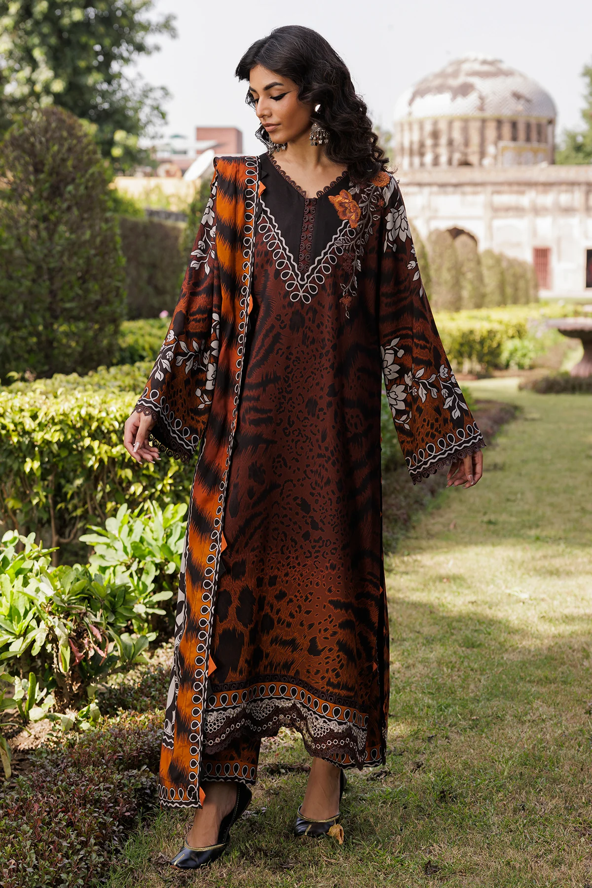 Charizma Embroidered Linen Collection'25 CCW6-15