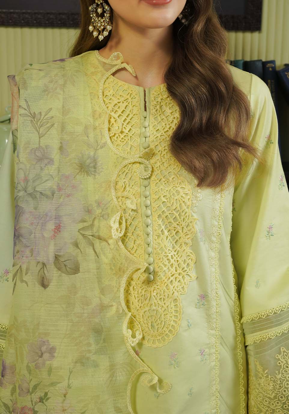 Zarqash Luxury Lawn 2024 | ZQT 008 - Image 3