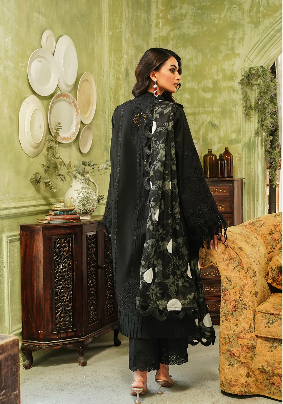 Zarqash Luxury Lawn 2024 | ZQT 005 - Image 2