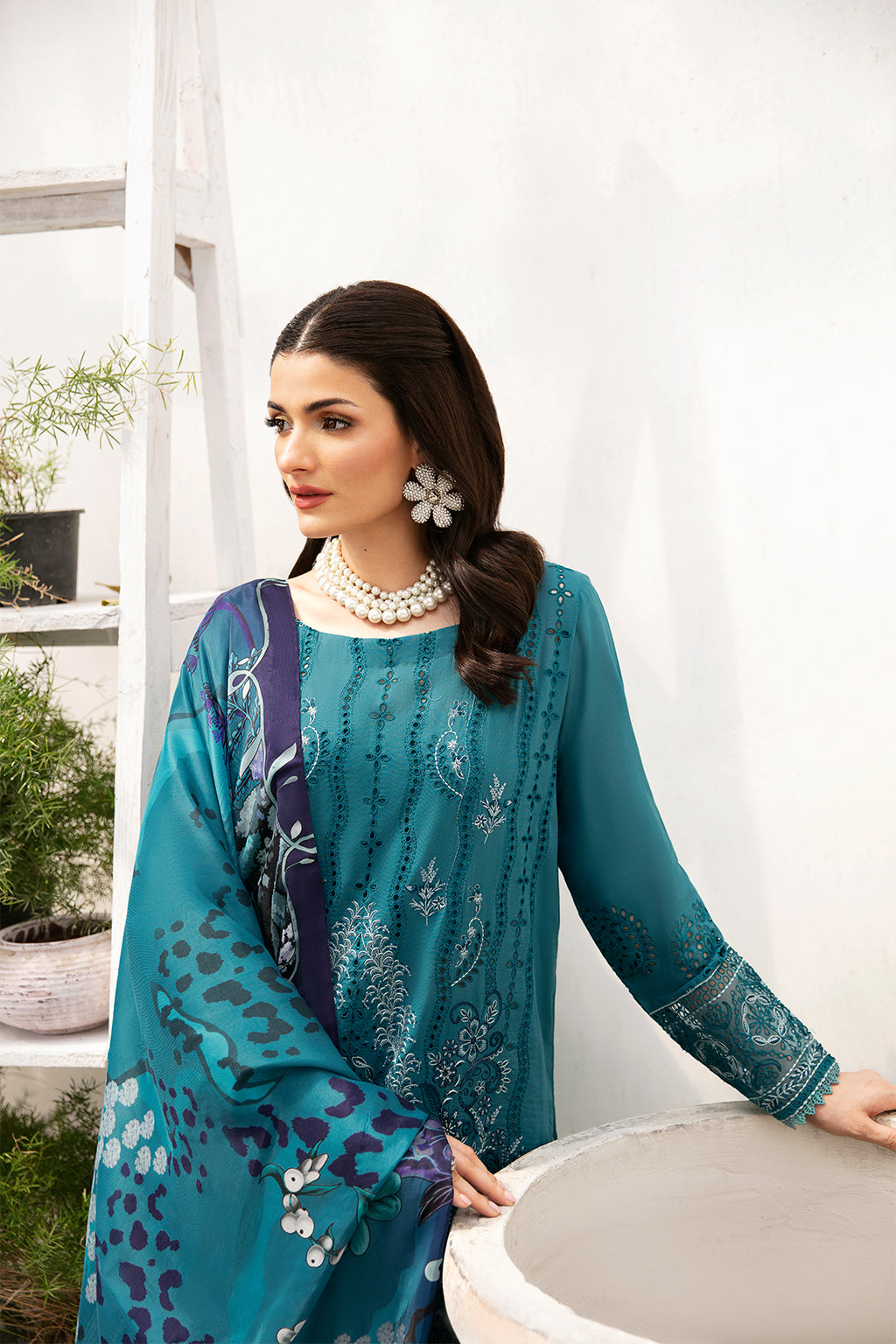 Ramsha Andaaz Luxury Lawn | Vol 09 | Z-902 - Image 4