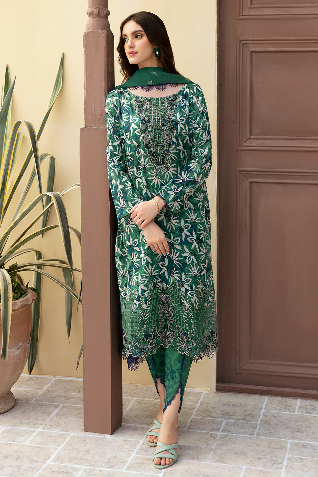 Rangrez By Ramsha | Lawn | N-507 - Image 2