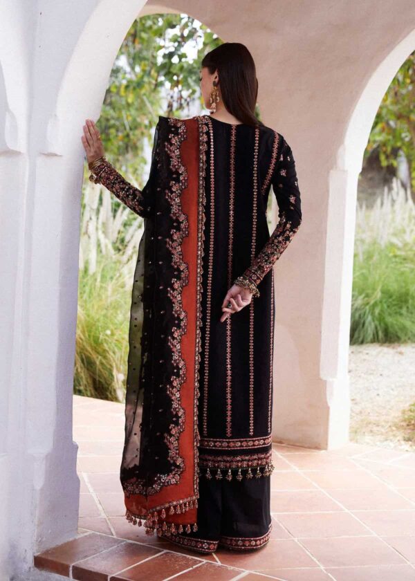 Alternative view of Hussain Rehar Luxury Lawn 2024 | SIFOUNA