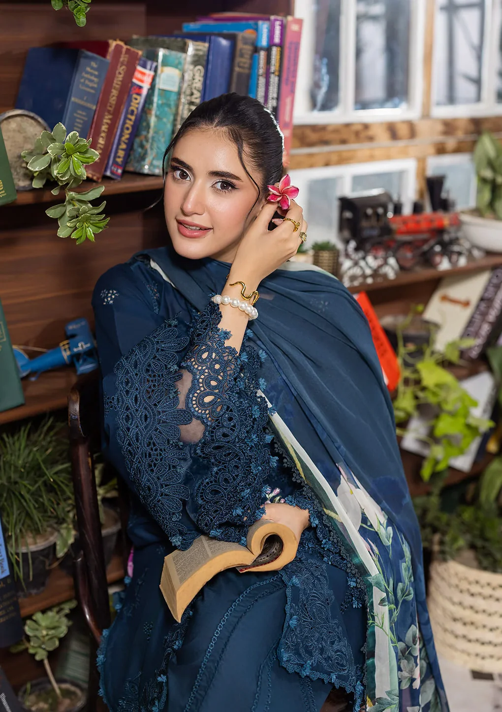 Elaf Chikankari With Chiffon EEC-4B Serenaire - Image 4