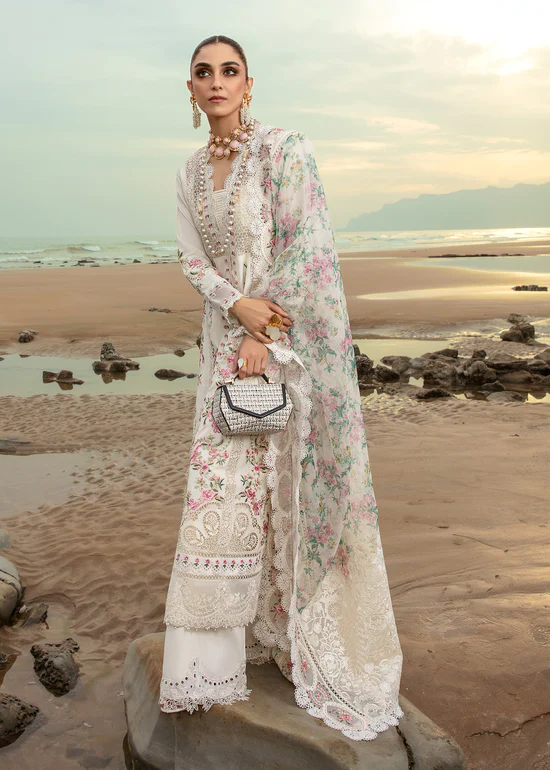 Crimson Lawn by Saira Shakira 24 | 4B - Image 5